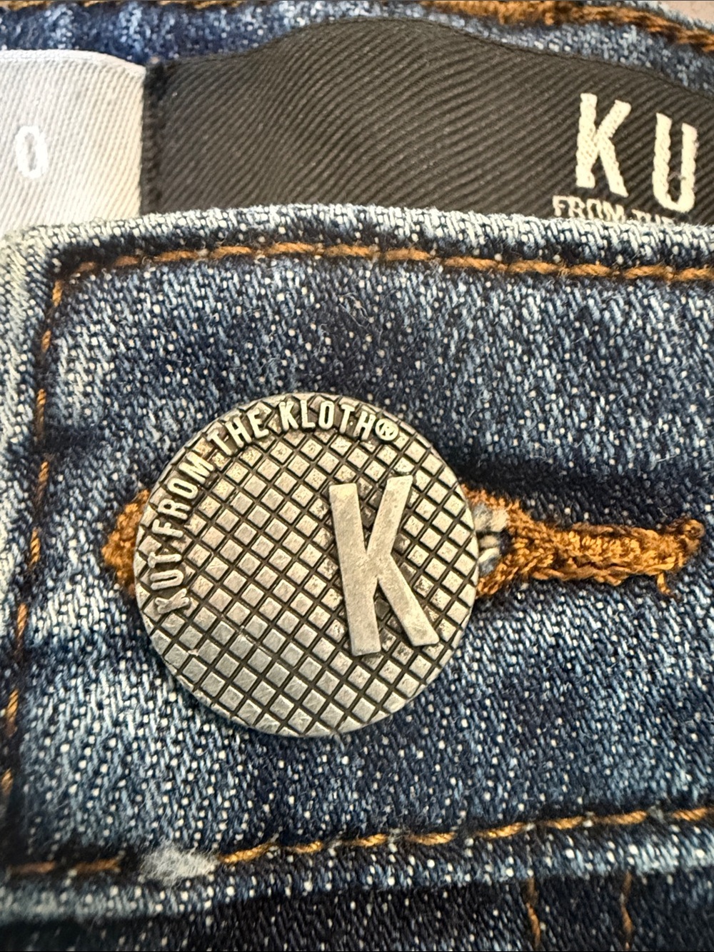 Kut from the Kloth Catherine Boyfriend Rolled Hem Mid-Rise Denim Shorts in Blue - Picture 4 of 7